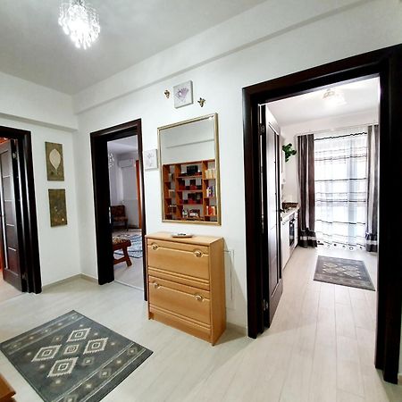 Unique Hotel Apartments Jászvásár Kültér fotó