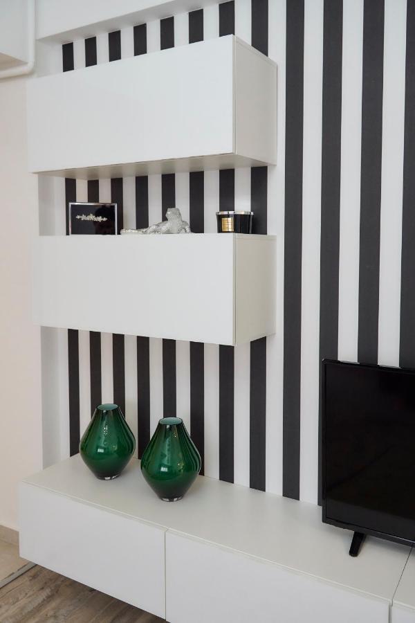 Unique Hotel Apartments Jászvásár Kültér fotó