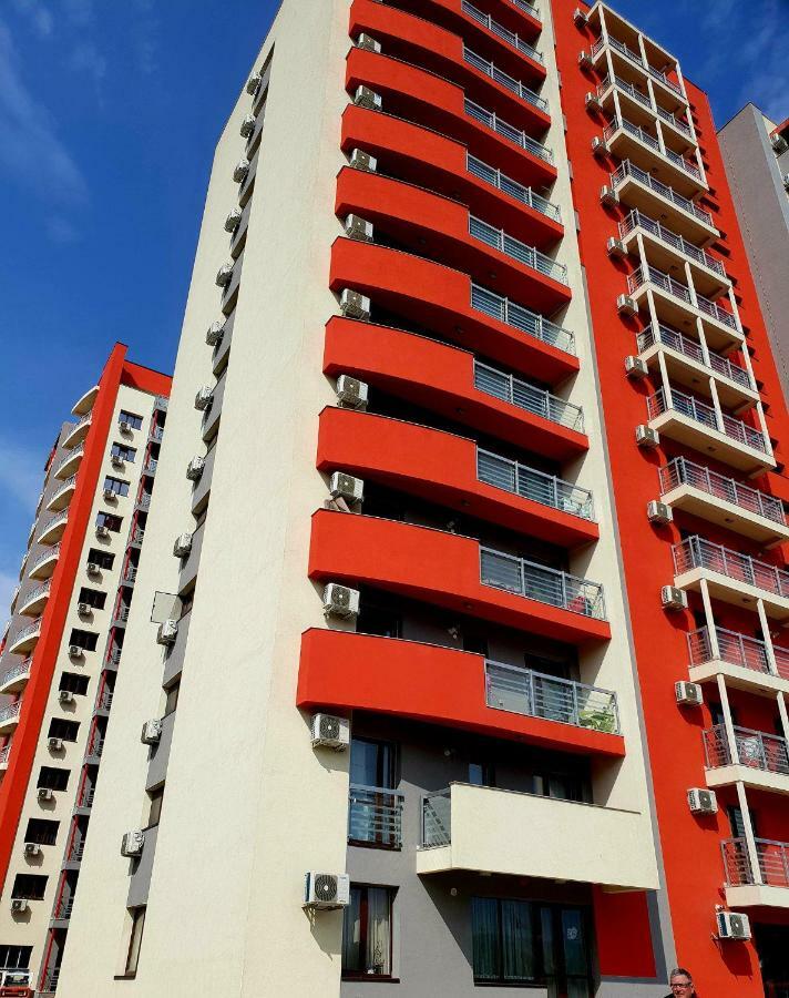 Unique Hotel Apartments Jászvásár Kültér fotó