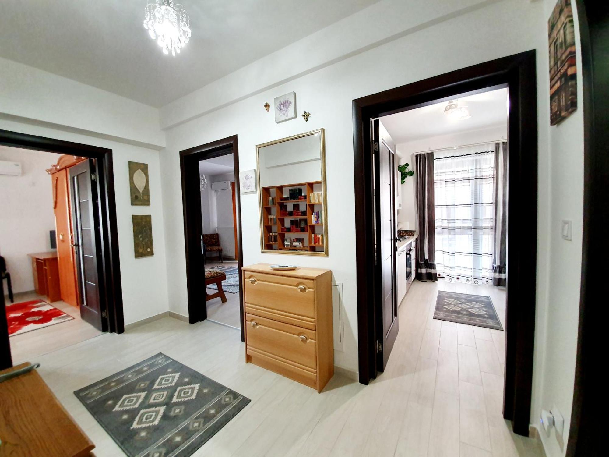 Unique Hotel Apartments Jászvásár Kültér fotó