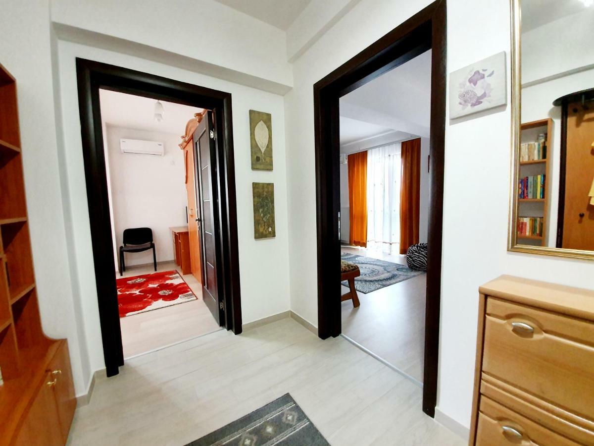 Unique Hotel Apartments Jászvásár Kültér fotó